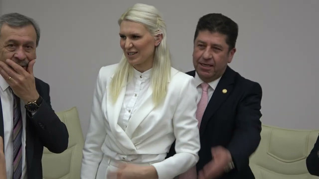 CHP'li belediyede torpil skandalı! Gelen gideni arattı: 'Adil olacağım' dedi, akrabalarını belediyeye doldurdu - Resim: 0