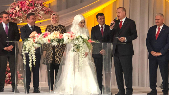 Zehra Taşkesenlioğlu eşi Ünsal Ban kimdir? Milletvekili Zehra Taşkesenlioğlu nereli kaç yaşında? - Resim: 1