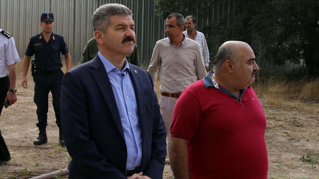 Aynı yerde ikinci kez yangın! Uşak'ta iplik fabrikasını alevler sardı itfaiye müdahale ediyor - Resim: 0