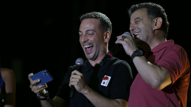 Düğünden sonra soluğu konserde aldı! Oğuzhan Koç düğün hediyesi karşısında şaştı kaldı - Resim: 1