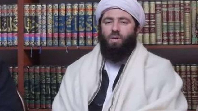 Cuma namazı sırasında bombalı saldırı! 18 ölü, Taliban destekçisi din adamı da aralarında - Resim: 0