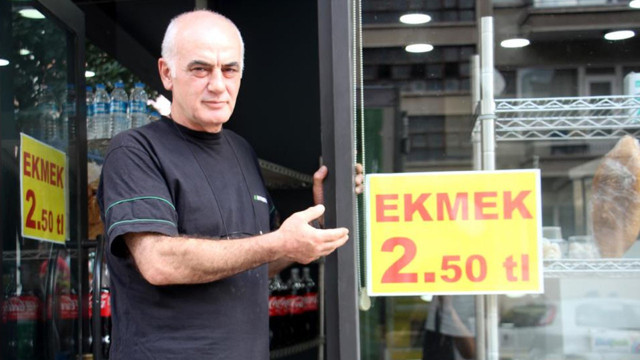 Sivaslı fırıncı enflasyona savaş açtı en ucuz ekmeği satıyor - Resim: 0