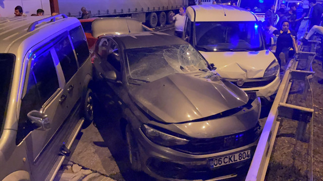 Samsun'da feci kaza! Yola mazot döküldü: 23 araç birbirine girdi, çok sayıda yaralı var! - Resim: 4