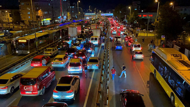 Avcılar'da 4 metrobüs birbirine girdi! Feci kazada çok sayıda yaralı var! - Resim: 8