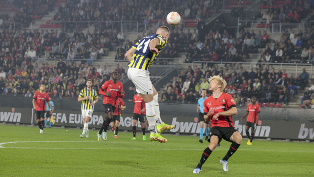 Rennes Fenerbahçe maçında kazanan çıkmadı! Kanarya uzatmalarda 1 puanı kaptı! - Resim: 1