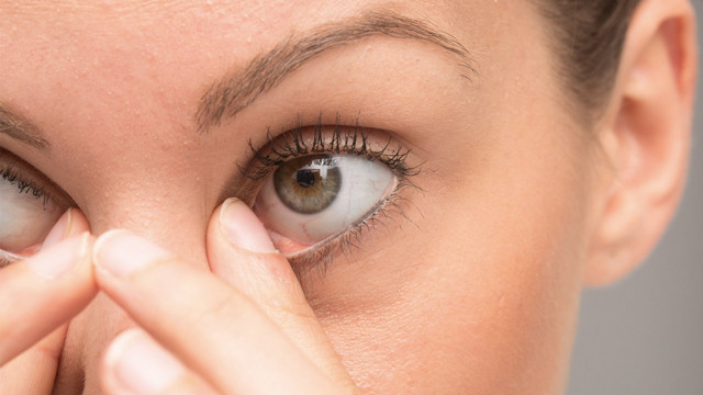 Gözlerinizi sık sık farkına varmadan ovuşturuyorsanız dikkat kör olabilirsiniz - Resim: 0