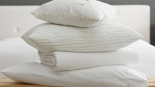 Sadece 4 malzeme ile sararmış yastıkları pamuk gibi bembeyaz yapıyoruz! - Resim: 1