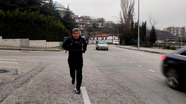 İkisinin aynı yaşta olduğuna kimse inanmıyor! Üniversite 'gerçek mi?' diye araştırıyor - Resim: 0