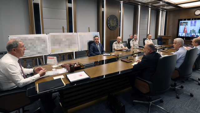 Milli Savunma Bakanı Hulusi Akar: İleri geri boş boş konuşanlar, ordubozanlar var - Resim: 0