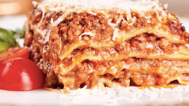 Tüm aile yemek masasına toplanacak bugün lazanya yapmaya ne dersiniz - Resim: 0