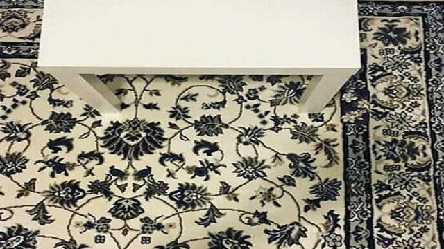 100 kişiden sadece 1'i hemen buldu! Halının üzerindeki telefonu bulabildiniz mi? - Resim: 0