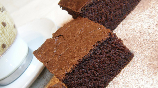 Kek kalıbından komşular da hasetinden çatlayacak! Tam kıvamında kakaolu kek tarifi - Resim: 1