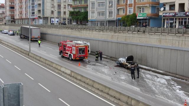 Samsun'da feci olay! Yol kenarında tamirci beklerken yanarak öldüler - Resim: 0
