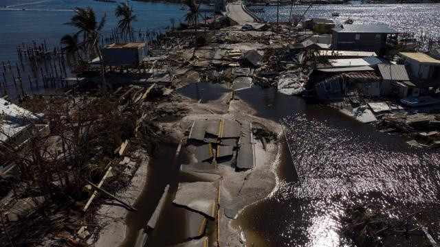 Ian kasırgası Ahu Tuğba'yı da vurdu evi arabası sular altında kaldı durum çok fena! - Resim: 2
