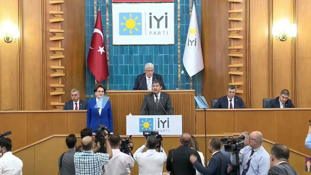 Meral Akşener 'Neşeli Günler' filmiyle Erdoğan'ı eleştirdi: Ufak at Ziya... - Resim: 0