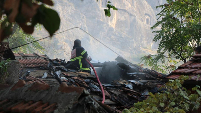 Dumanlar Amasya'yı sardı! Yangında can verdi 'kasım ayı' detayı herkesi üzdü - Resim: 1