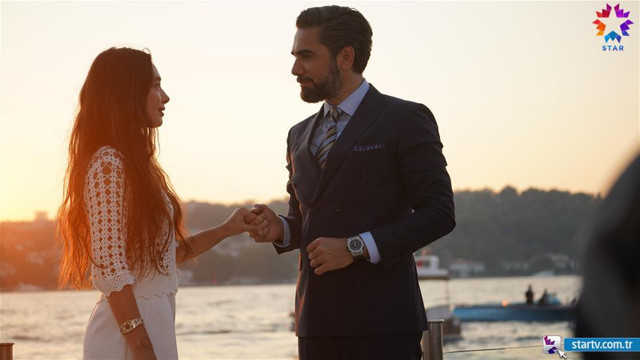 Neslihan Atagül beyaz bornozuyla büyüledi! Sosyal medyayı sallayan paylaşıma yorum yağdı! - Resim: 1