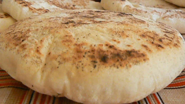 Kahvaltıların sultanı yağlı bazlama tarifi lezzetine doyum olmuyor! - Resim: 1