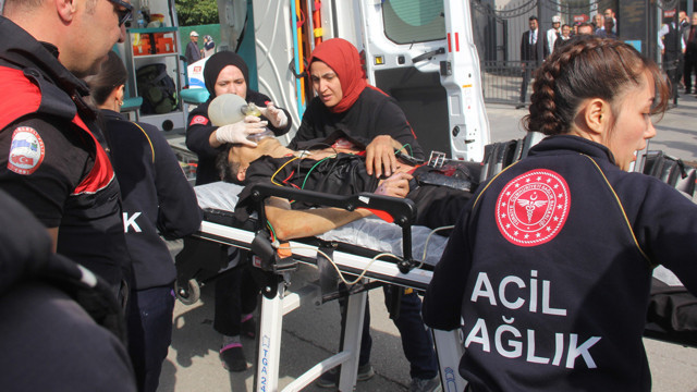 Erzincan'da cinsel istismar davası sonrası adliye önünde cinayet - Resim: 0