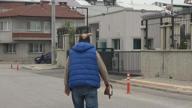 Bursa'da para dolu çanta buldu! Çaresiz kalan adam çaresiz bırakmadı - Resim: 1