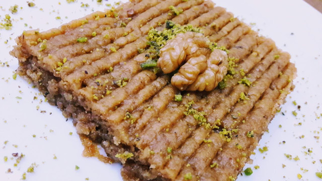 Bir tabakla doyamayacaksınız nevzine tatlısı tarifi! - Resim: 1