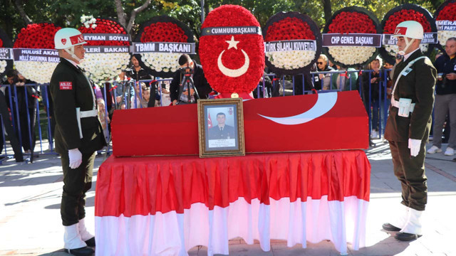 Piyade Uzman Çavuş Cemil Yavaş, Isparta'da son yolculuğuna uğurlandı - Resim: 0