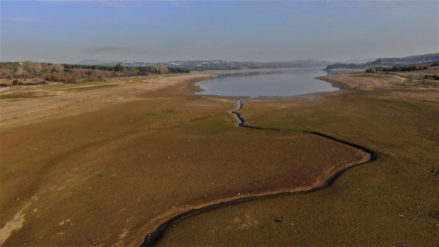 İstanbul barajları alarm veriyor! Durum fena su metrelerce çekildi - Resim: 0