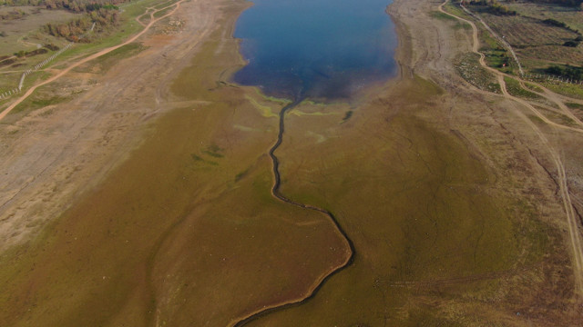 İstanbul barajları alarm veriyor! Durum fena su metrelerce çekildi - Resim: 1