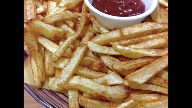 Çocuklar fast food'a para saçmasın evde yapın yesinler! Altın sarısı patates kızartması tarifi - Resim: 0