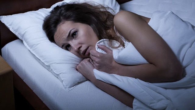 Yaşamayan yok! Uyumak üzereyken düşme ve sıçrama hissi neden olur? - Resim: 0