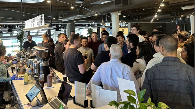 Elon Musk sahibi olduğu Twitter'a sırıtarak lavaboyla girdi intikamı fena oldu hepsini kovdu - Resim: 3