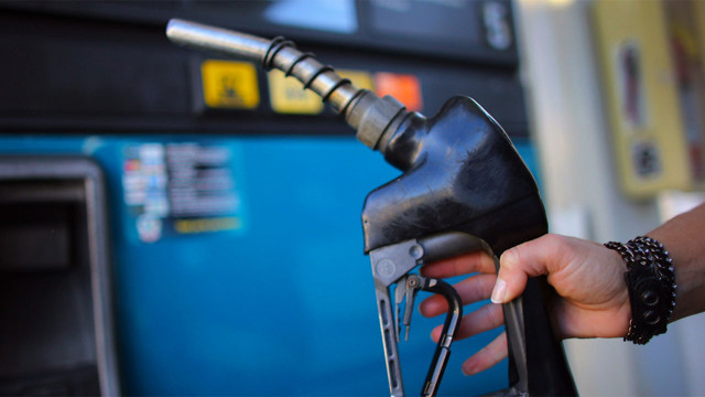 Benzin ve motorine indirim yok yine zam var! 1 Kasım 2022 itibariyle litresi 71 kuruş zamlanacak - Resim: 0