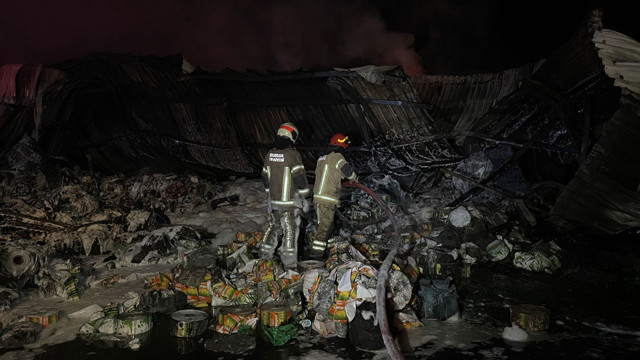 Bursa'da soğuk hava deposunda büyük yangın: 5 kişi yaralandı - Resim: 2