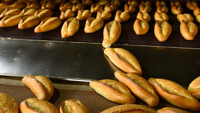 İstanbul Halk Ekmek fakire 3 TL'ye satıp bizi perişan etti dedi! Bunu izleyen 'daha beter olun' diyor - Resim: 0