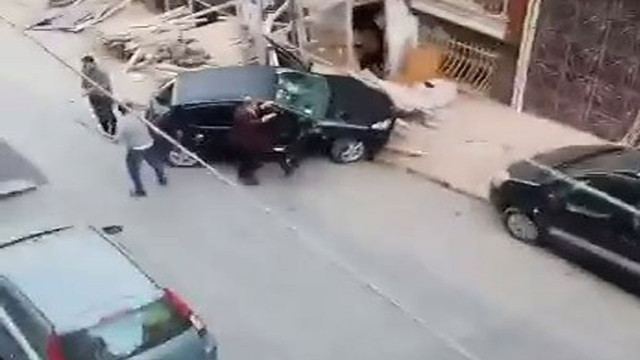 Yolda yürüyen kadına taciz! Yakınları yakaladı ve... - Resim: 0