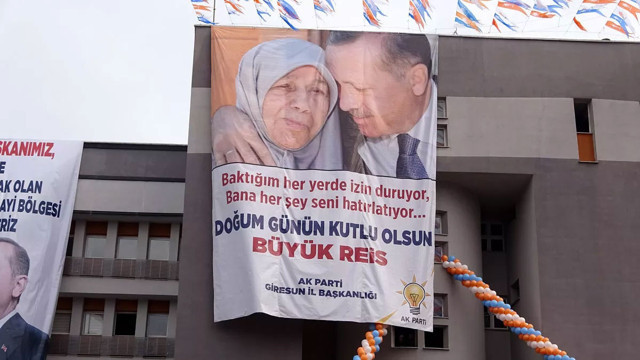 Erdoğan'ın en sevdiği şarkının yazarı CHP'li oldu! Beraber yürüdük biz bu yollarda - Resim: 1