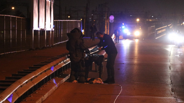 Kocaeli'de şüpheli çanta paniği! Trafik iki yönlü kapatıldı, fünyeyle patlatıldı - Resim: 1