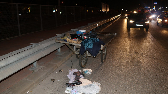 Kocaeli'de şüpheli çanta paniği! Trafik iki yönlü kapatıldı, fünyeyle patlatıldı - Resim: 0