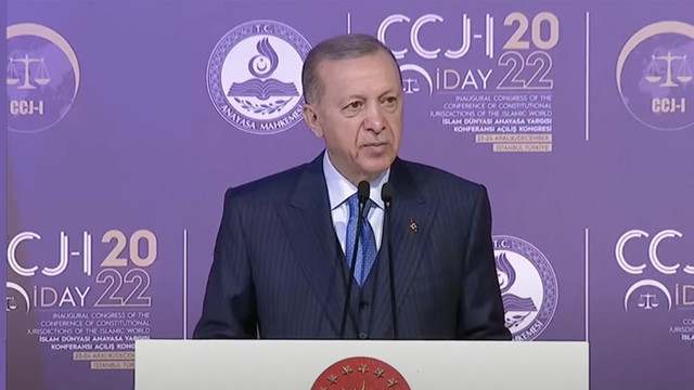 Cumhurbaşkanı Erdoğan'dan hukuk çıkışı! Adalet dağıtmayan devlet yıkılır gider - Resim: 0