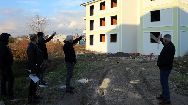 Sakarya'da aynı evi birden fazla kişiye sattığı iddiası! Yakalanınca 'özür' mesajı paylaştı - Resim: 0