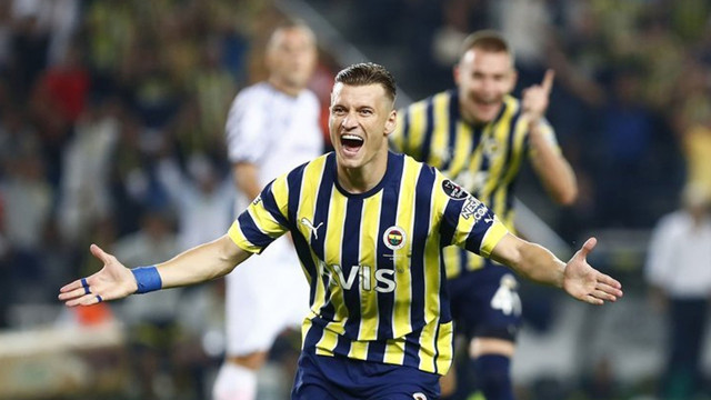 Fenerbahçe'de beklenmedik ayrılık! Sözleşmesi yırtılıp geri gönderiliyor - Resim: 0