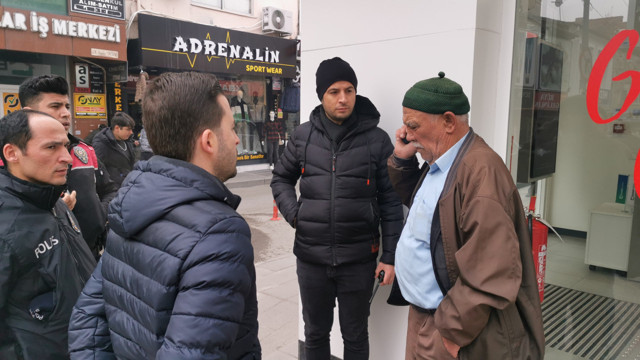 Dolandırıcılar öyle bir yalan kullandı ki... Yaşlı adam 77 bin TL kaptırdı - Resim: 1