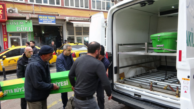 Malatya'da yarı çıplak halde ölü bulundu - Resim: 1
