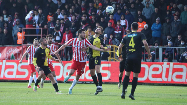 Ümraniyespor'a evinde darbe! İstanbulspor 3 puanı rahat aldı - Resim: 0