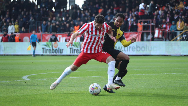 Ümraniyespor'a evinde darbe! İstanbulspor 3 puanı rahat aldı - Resim: 1