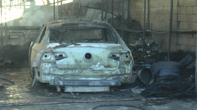 Belediye garajında patlama! Başkanın makam aracı küle döndü - Resim: 1