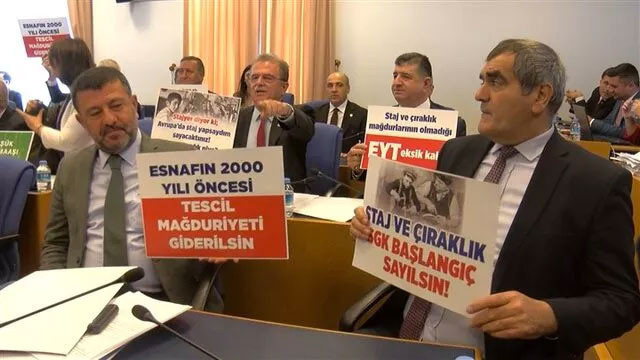 EYT teklifi TBMM komisyonunda! Kademeli prim günü için AK Parti'den yeni açıklama - Resim: 0