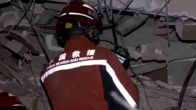 Enkaz altında hamile kadınlar da var! Doğmadan öldü... Çinli ekip 'helal size' dedirtti - Resim: 0