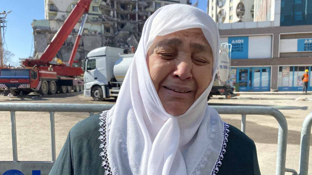 Tüm kameralar o ana odaklandı... Deprem bölgesinde duygusal buluşma - Resim: 0