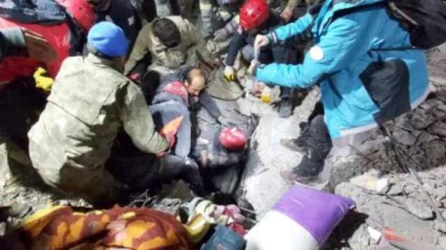 Deprem felaketinde 8. gün! Can kaybı artıyor, mucizeler sürüyor! Dakika dakika son bilgiler - Resim: 4